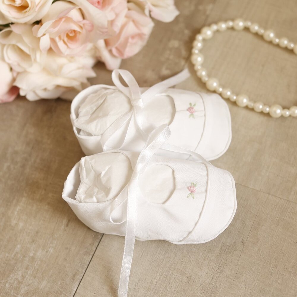 AVAILABLE TO BUNDLE Feltman Brothers White Crib Shoes Pink Bullion Embroidered
